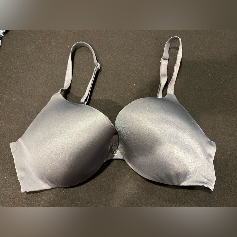Victoria secret so obsessed push up bra.